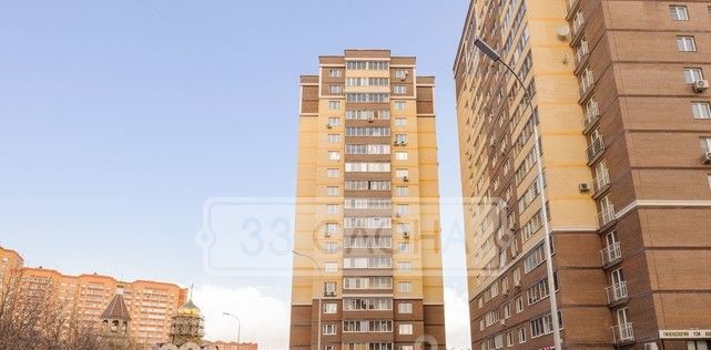 Продам двухкомнатную вторичку 60.0 м этаж 3/17 город Москва Ясная 1